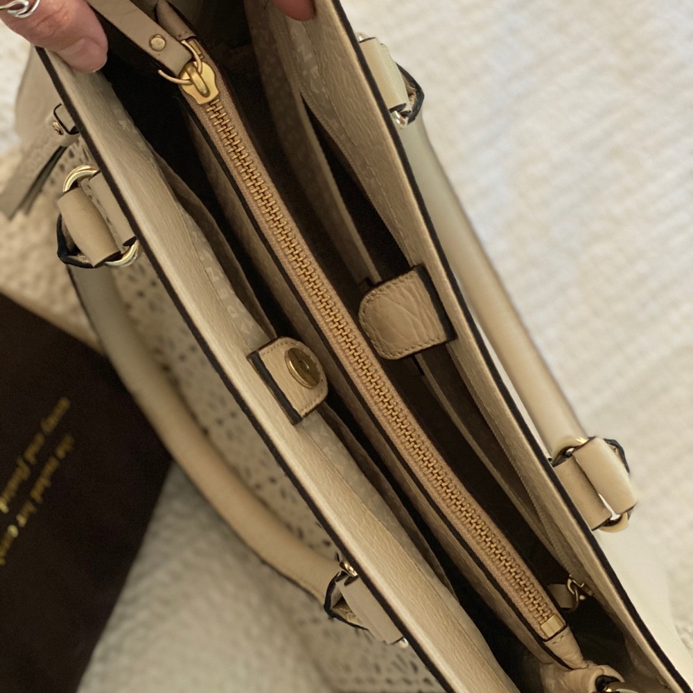 Kate Spade Delaney Purse - Picture 3 of 6